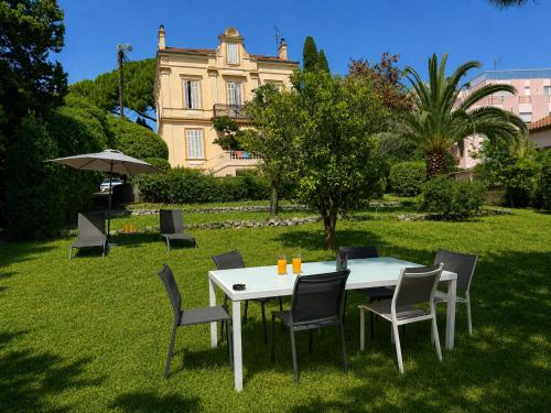 Oasis Secrète à Cannes - Prestigieuse Villa Historique Jardin Ombragé Centre et Plages à Pied