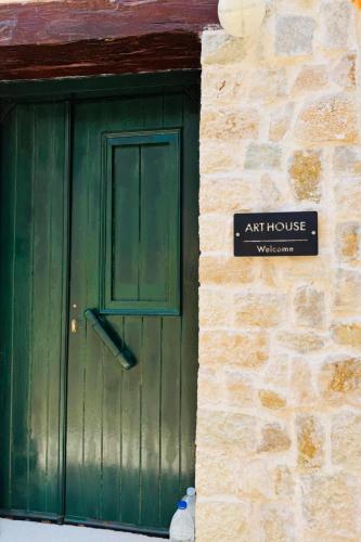Art House Seaview & Jacuzzi Spartylas Sleeps 4 gîte à louer Spartýlas