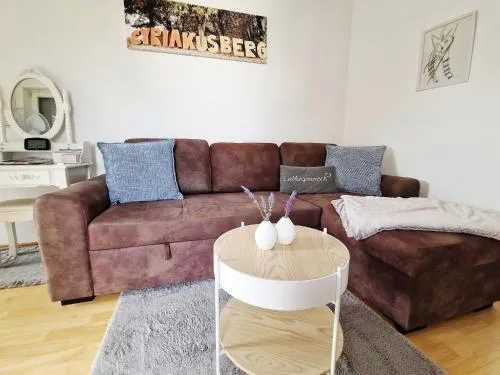 Ferienwohnung Hornig Zwei Terrassen, Parkplatz, separater Eingang, xBox, WLan, Kaffee in Sulzfeld am Main, Deutschland