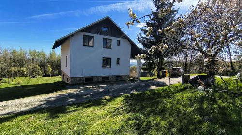 Viesnīcas āriene, Apartmán s výhledem do krajiny Jestřabí v Krkonoších (Apartman s vyhledem do krajiny Jestrabi v Krkonosich) in Jestřabí v Krkonoších