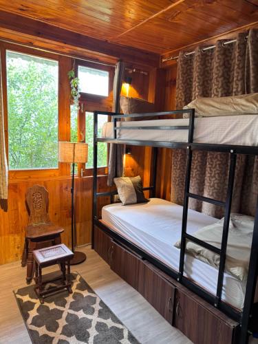 1 bunk bed