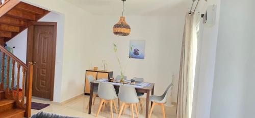 Beach Getaway - Duplex with Pool, Pereybere (zdjęcie 9)