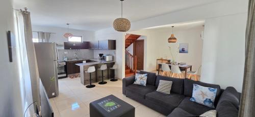 Beach Getaway - Duplex with Pool, Pereybere (zdjęcie 5)