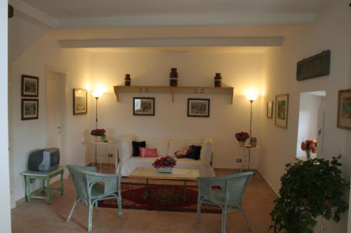 2 bedrooms, 3 beds