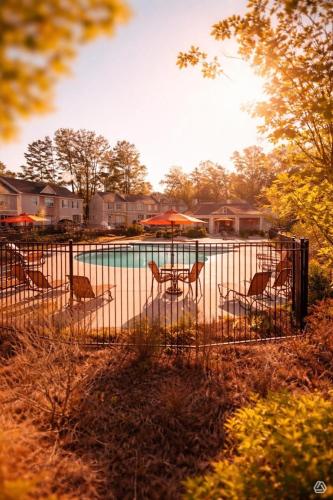 3BR Home 15 Min from Downtown Atlanta Driveway & street parking free