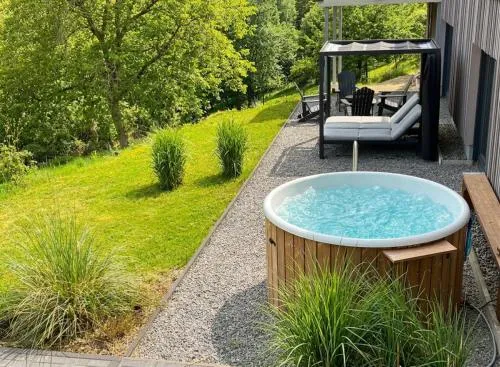 Forest Retreat nahe Köln - Privates Badefass, Private Sauna & Wallbox in Wermelskirchen, Deutschland