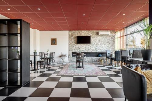 Bar/lounge, First Hotel Halmstad East in Halmstad
