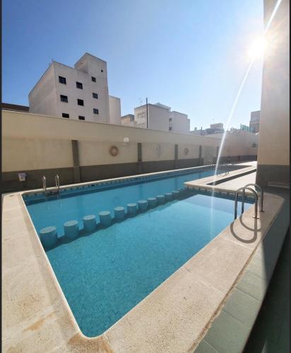 Appartement proche plage avec piscine en centre ville