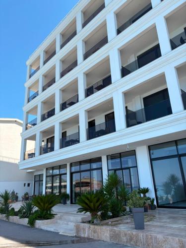 A szálláshely kívülről, Hotel Sutomore in Sutomore