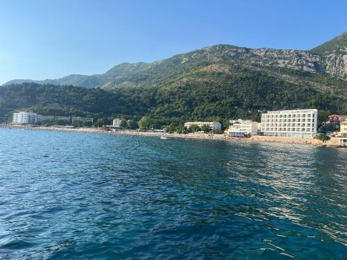 A szálláshely kívülről, Hotel Sutomore in Sutomore