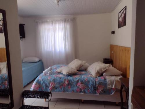 1 double bed, 1 twin bed