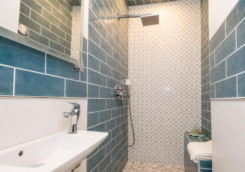 Amazing Modern Property 5 BR Next to French QT & Bourbon - image 8