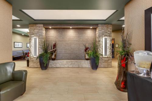 Best Western Plus Drayton Valley - 로비