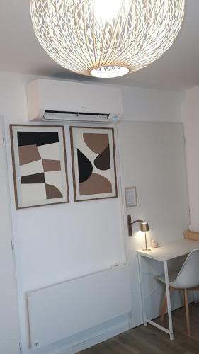 Studio moderne, cosy et climatisé près de Lyon, Aéroport Saint-Exupéry, Eurexpo et Groupama Stadium (Studio moderne, cosy et climatise pres de Lyon, Aeroport Saint-Exupery, Eurexpo et Groupama Stadium) in Saint-Pierre-de-Chandieu