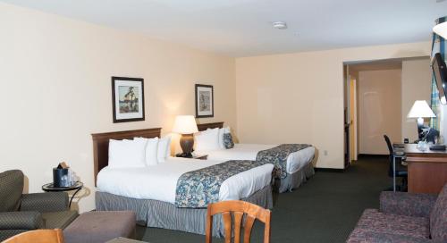 2 queen beds
