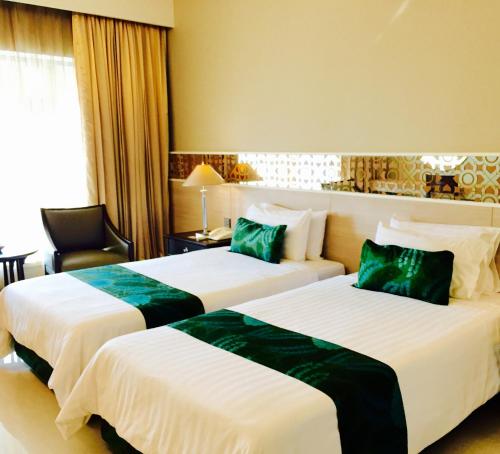 Superior Twin or Double Room image 9