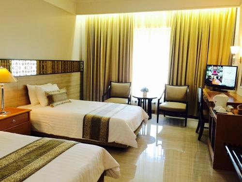 Superior Twin or Double Room image 7