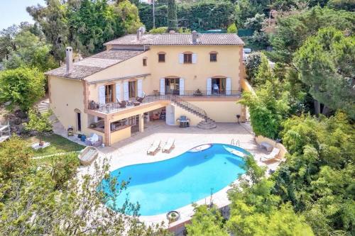 Villa de Prestige avec Piscine et Grand jardin