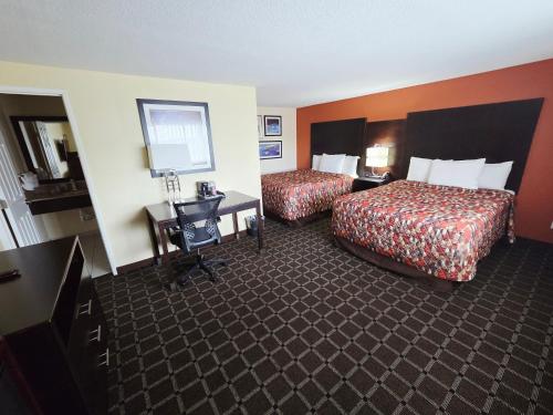 2 queen beds