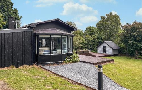  Beach Front Home In Mesinge With Wifi in Mesinge