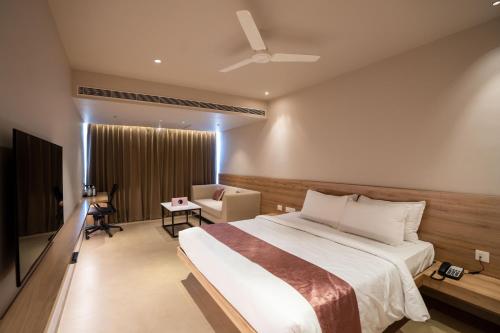 Jubilee Festa Inn near Qutab Shahi Tombs