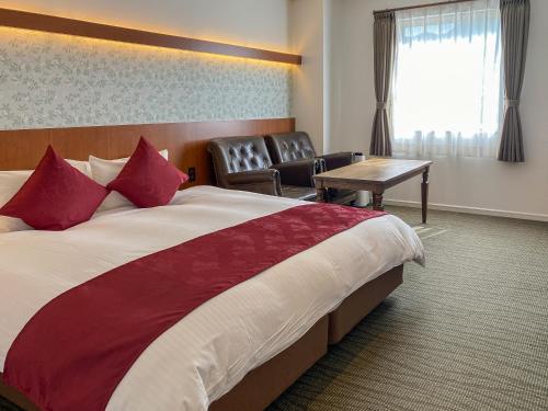 La Jolie Motomachi Room Type - Queen Room