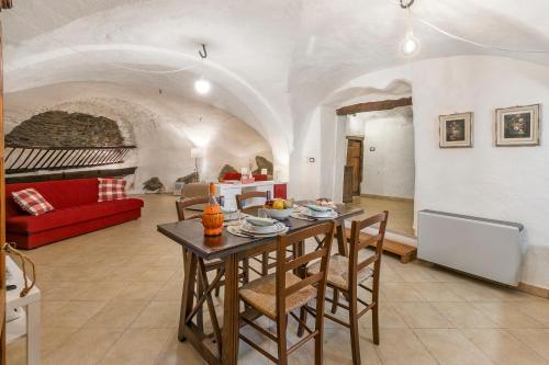 Seadmed, La Casetta Del Borgo - Happy Rentals in Usseaux
