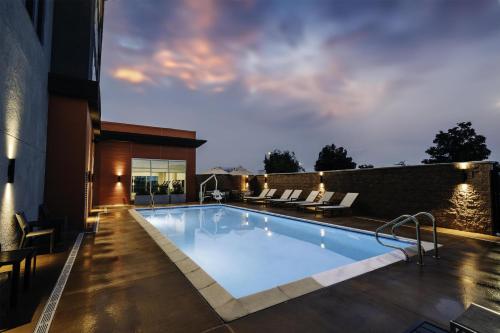 Úszómedence, Hyatt House Sacramento Airport - Natomas in Sundance Lake