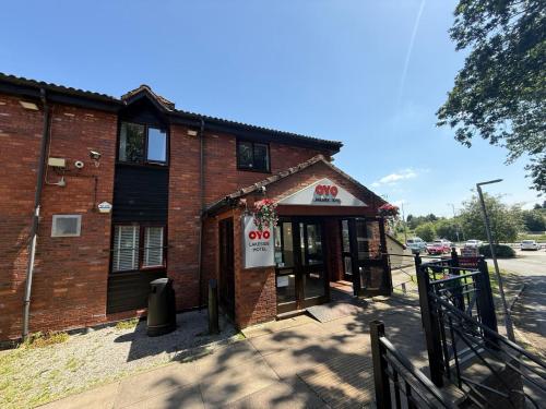 Vista exterior, OYO Lakeside Haydock Hotel, St Helens, A580 East Lancs, Garswood Old Road&nbsp; in St Helens