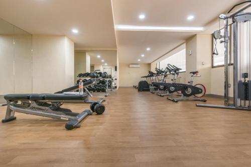 Fitness center, Suite Perisur Apartamentos Amueblados in Tlalpan-Taxqueña