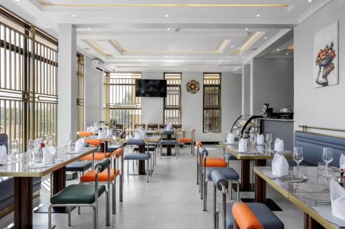Restaurace, Beal Mall & Hotel in Arua