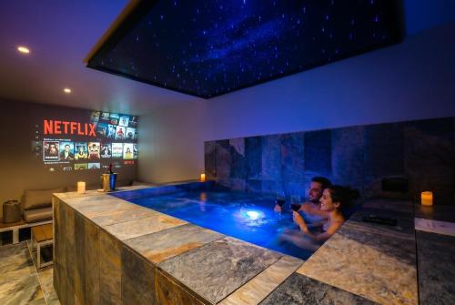 Gites Spa Strasbourg - Villa Gorille - SPA Privé, Sauna, Borne d'arcade, Babyfoot gîte à louer Ittenheim