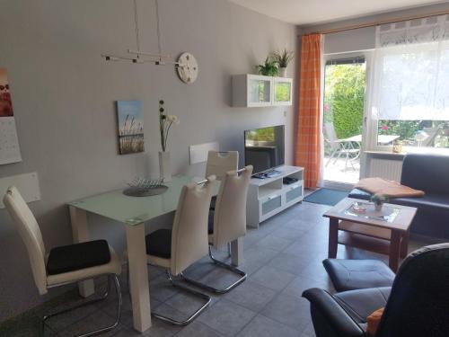 Haus Sandra Fewo 7, sonnige Terrasse, Tischtennis in Dahme