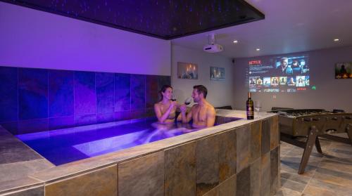 Gites Spa Strasbourg - Villa Lion - SPA Privé, Sauna, Borne d'arcade, Babyfoot gîte à louer Hurtigheim