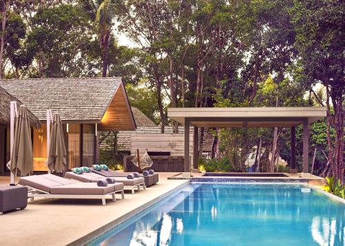 สระว่ายน้ำ, วิลลา เอสเคป บุราส่าหรี (Villa Escape Burasari) in เกาะมะพร้าว