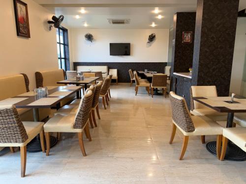 Restorāns, Hotel Sharanam in Shegaon