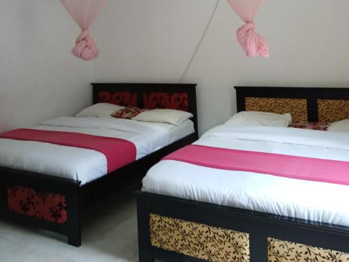 2 double beds
