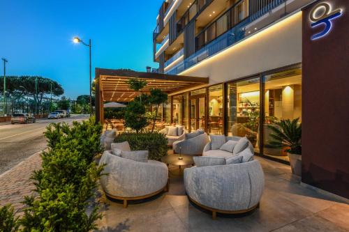 Petit Hotel 4