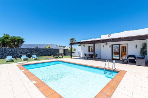 Villa Ramon by Villa Plus