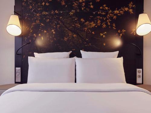 MERCURE PARIS LA DEFENSE Room Type - Classic Queen Room - Accessible