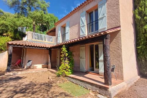 Family villa in wooded estate near the sea in Saint-Raphael