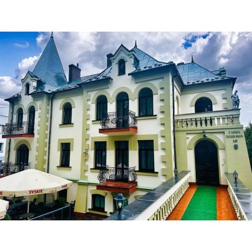 Pensjonat Zamek Derslawa - Kielce Pensjonat Zamek Derslawa - Kielce