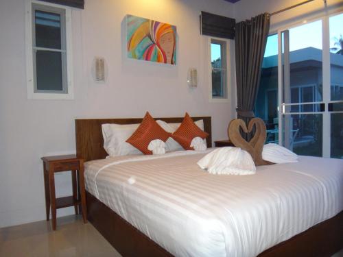 room detail thumbnail 2