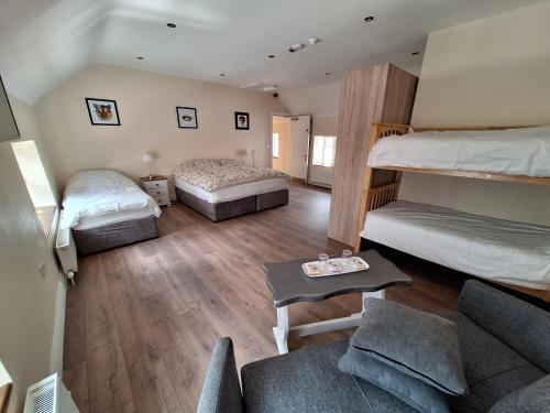 Ridge-Rock Accommodation in Carrick on Shannon