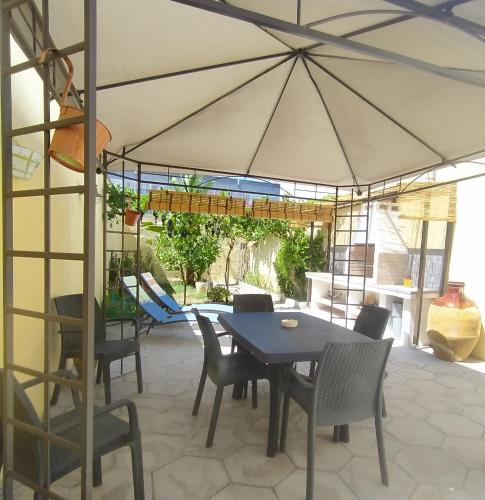La casetta col cortile, Лечче