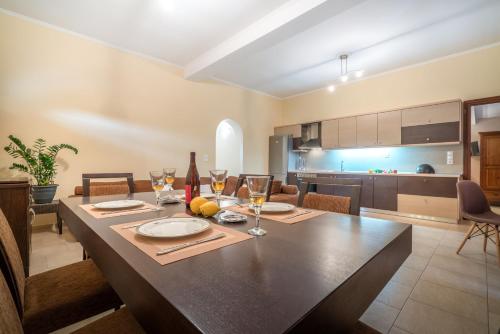 Fiorentinos Villa - Photo 1