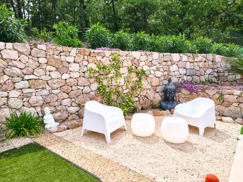 Úszómedence, Villa Maluan, Maison d'hôtes, nature et calme au Pays de Fayence (Villa Maluan, Maison d'hotes, nature et calme au Pays de Fayence) in Andon (Provence-Alpes-Cote d'Azur)
