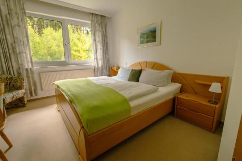 1 queen bed