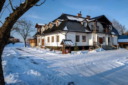 Ieeja, Noclegi Dwór Szlachecki Biedaczów (Noclegi Dwor Szlachecki Biedaczow) in Bedziemysl