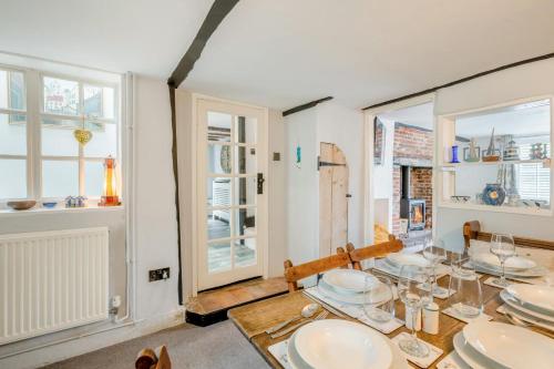 Iekārtas, 3 Bed in Wangford oc-hchurc in Uggeshall